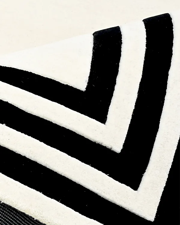 Ivory_Frame_Hand_Tufted_Wool_Rug