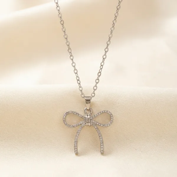 Designer_Pendant_Necklace_For_Women