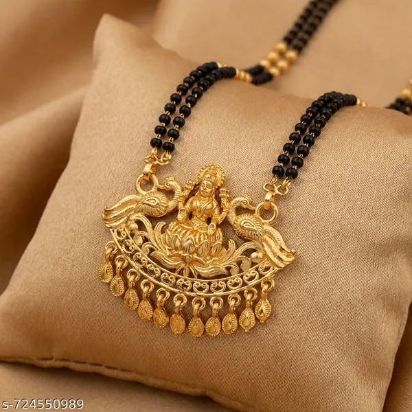 Traditional_Black_Bead_Mangalsutra_Necklace_For_Women