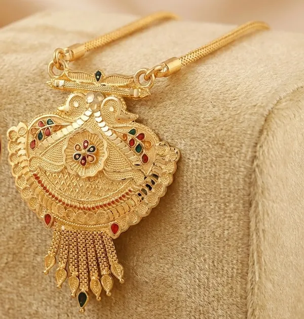 Designer_Pendant_Necklace_For_Women
