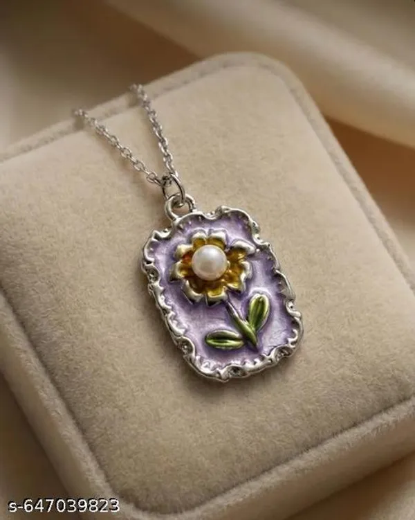 Designer_Pendant_Chain_For_Women_Trending_Pendant_Chain