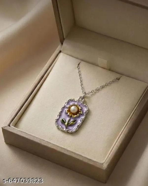 Designer_Pendant_Chain_For_Women_Trending_Pendant_Chain