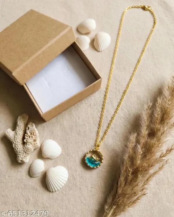 Designer_Pendant_Necklace_For_Women