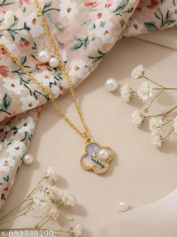 Designer_Pendant_Necklace_For_Women