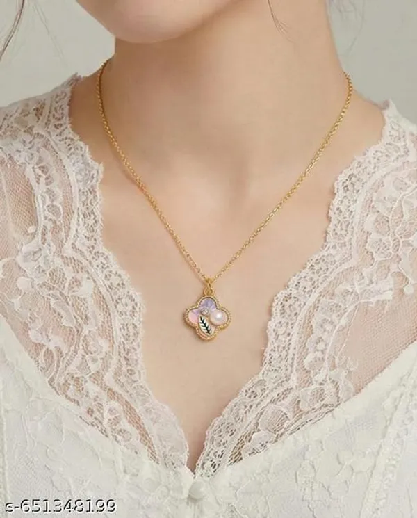 Designer_Pendant_Necklace_For_Women