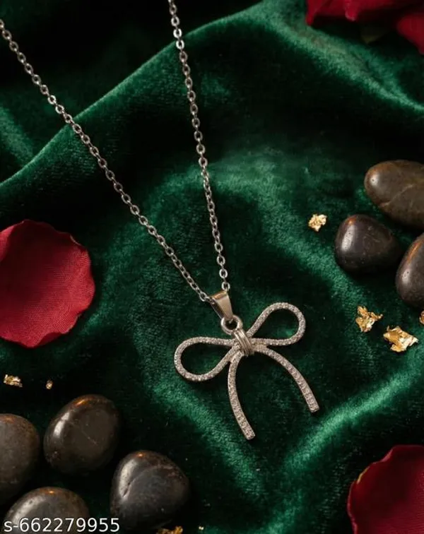 Designer_Pendant_Necklace_For_Women