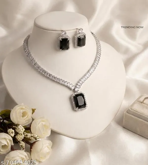 Womens_Fashion_Necklace_Set_With_Matching_Earrings