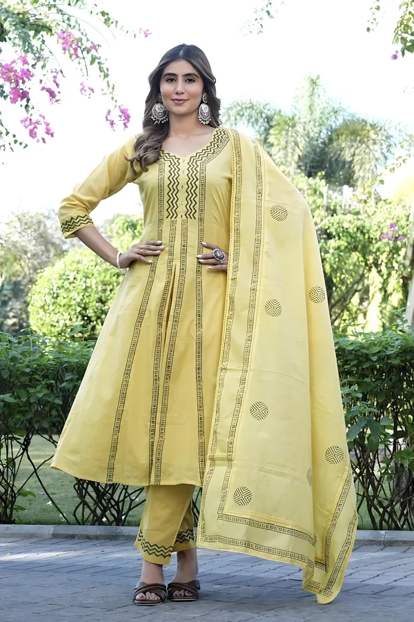 Yellow_Cotton_Kurta_Set_For_Women