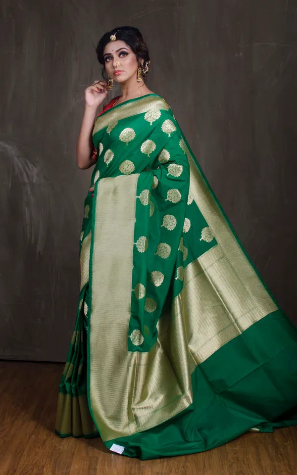 Semi_Katan_Banarasi_Silk_Saree_In_Green_And_Gold