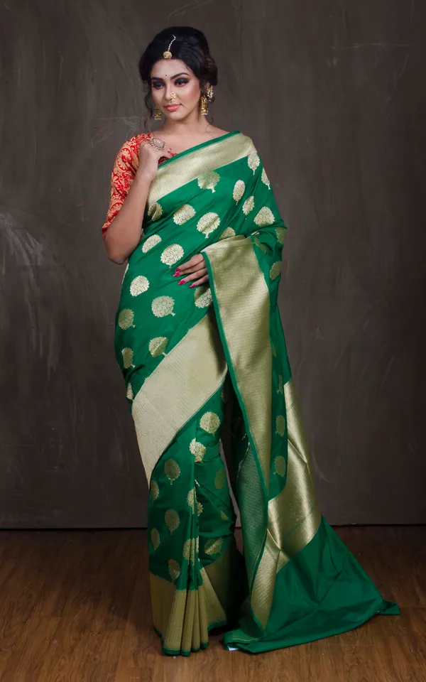 Semi_Katan_Banarasi_Silk_Saree_In_Green_And_Gold