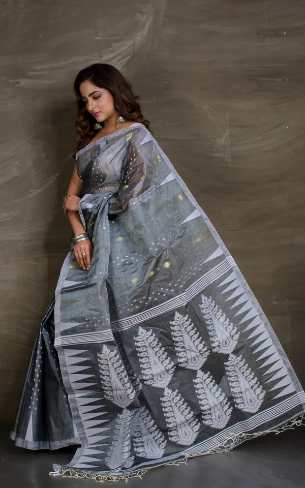 Handloom_Tussar_Silk_Jamdani_Saree_In_Charcoal_Black_Off_White_And_Gold