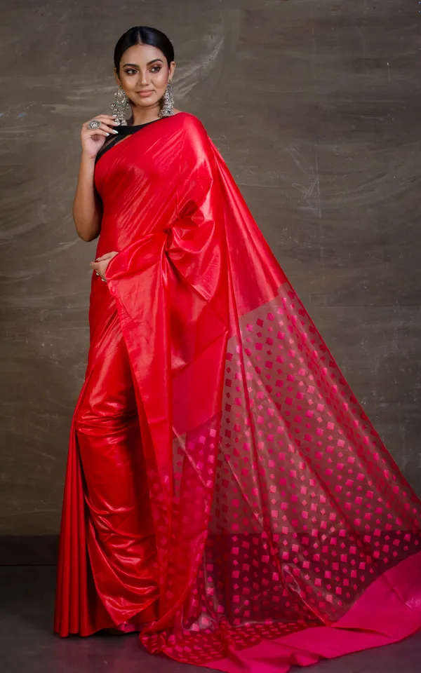 Soft_Bhagalpuri_Silk_Saree_With_Woven_Floral_Muslin_Pallu