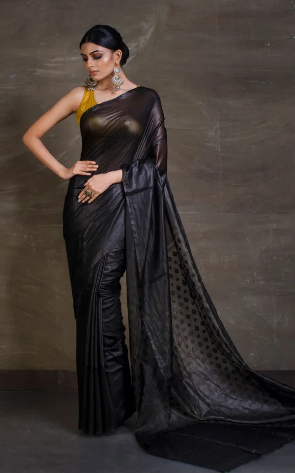 Soft_Bhagalpuri_Silk_Saree_With_Woven_Floral_Muslin_Pallu_In_Black