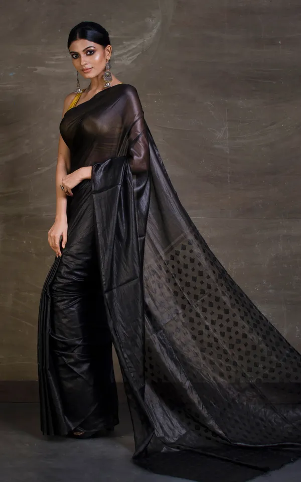 Soft_Bhagalpuri_Silk_Saree_With_Woven_Floral_Muslin_Pallu_In_Black