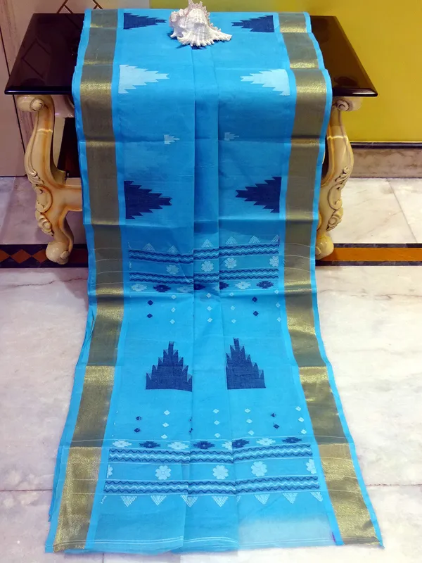 Tan_Chui_Border_Cotton_Dhakai_Jamdani_Saree_In_Sky_Blue_Navy_Blue_And_Off_White