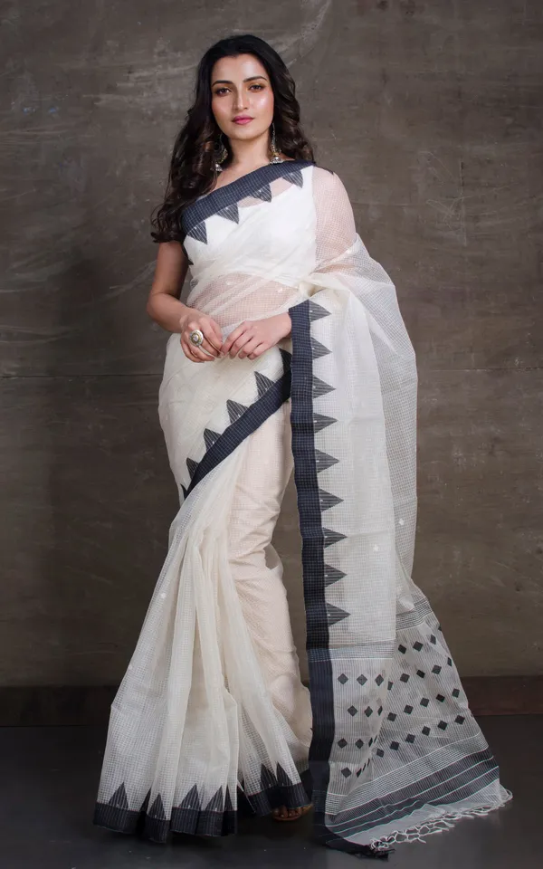 Woven_Kota_Checks_Resham_Muslin_Jamdani_Saree_In_White_And_Black