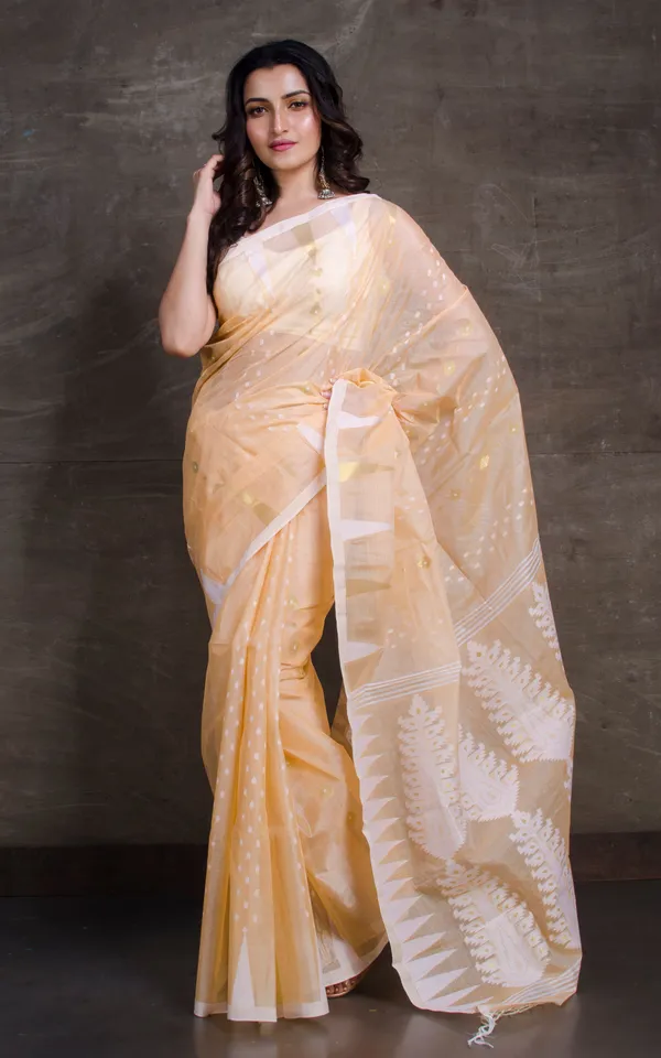Handloom_Tussar_Silk_Jamdani_Saree_In_Light_Beige_Off_White_And_Gold