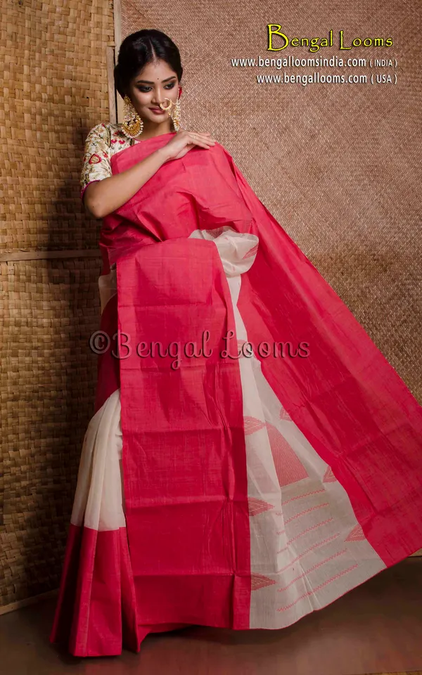 Mahapar_Bengal_Handloom_Cotton_Saree_In_Off_White_And_Red