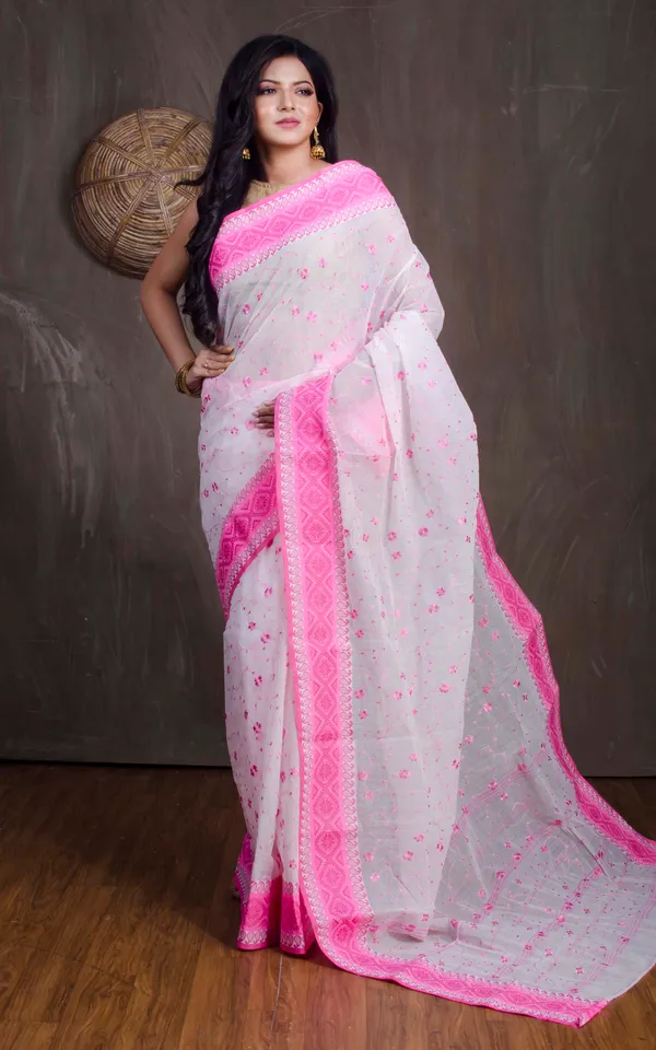 Bengal_Handloom_Cotton_Saree_With_Floral_Jaal_Embroidery_Work_In_White_And_Pink