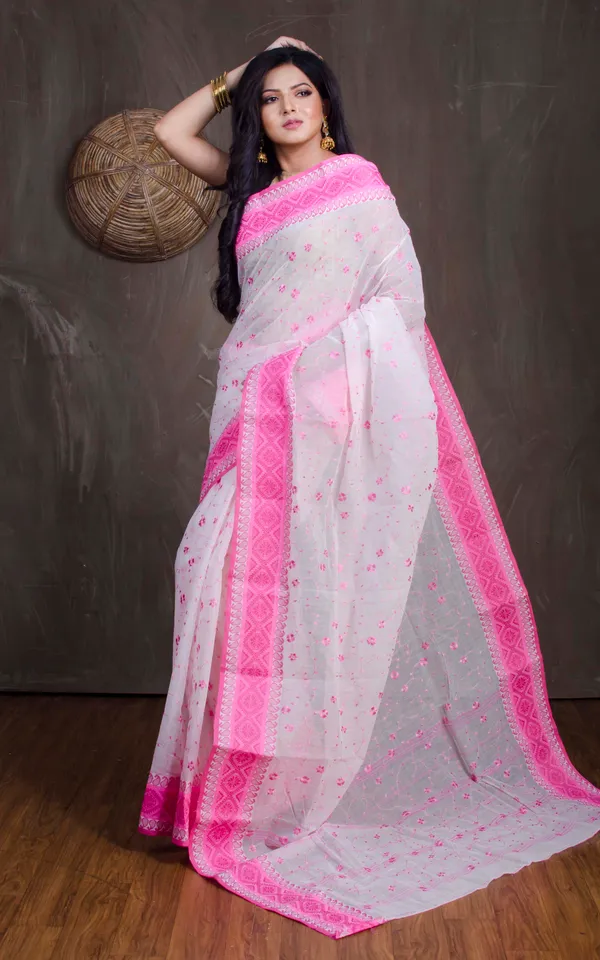 Bengal_Handloom_Cotton_Saree_With_Floral_Jaal_Embroidery_Work_In_White_And_Pink