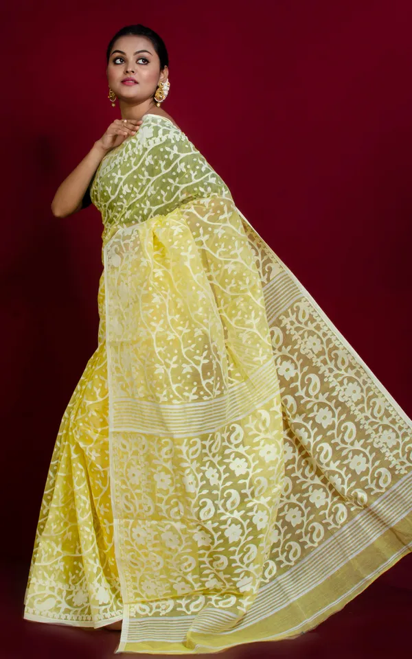 Solapuri_Work_Jamdani_Saree_In_Light_Yellow_White_And_Gold