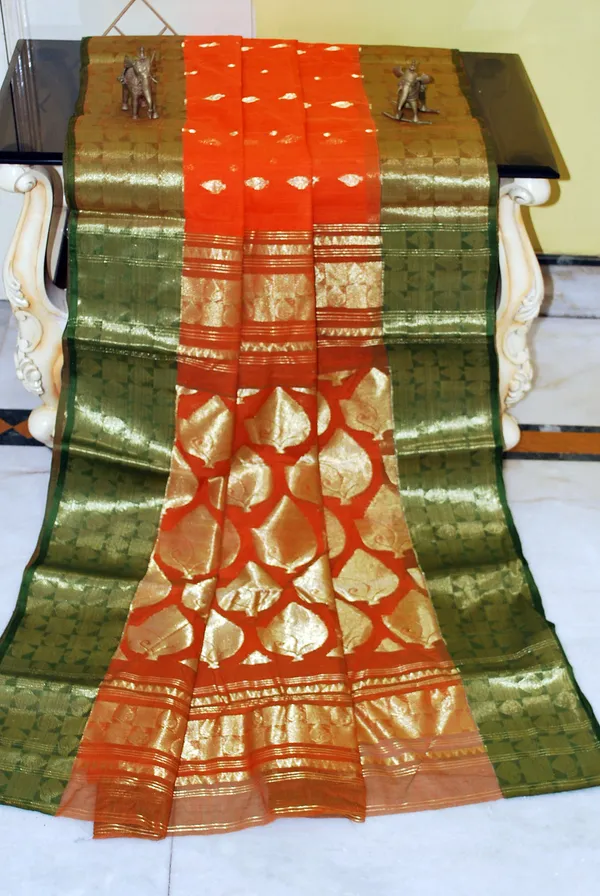 Rich_Pallu_Bengal_Handloom_Cotton_Saree_In_Orange_And_Green