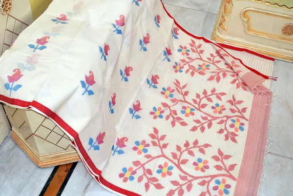 Premium_Quality_Hand_Work_Cotton_Dhakai_Jamdani_Saree_In_Off_White_Red_And_Multicolor_Woven_Thread_Work