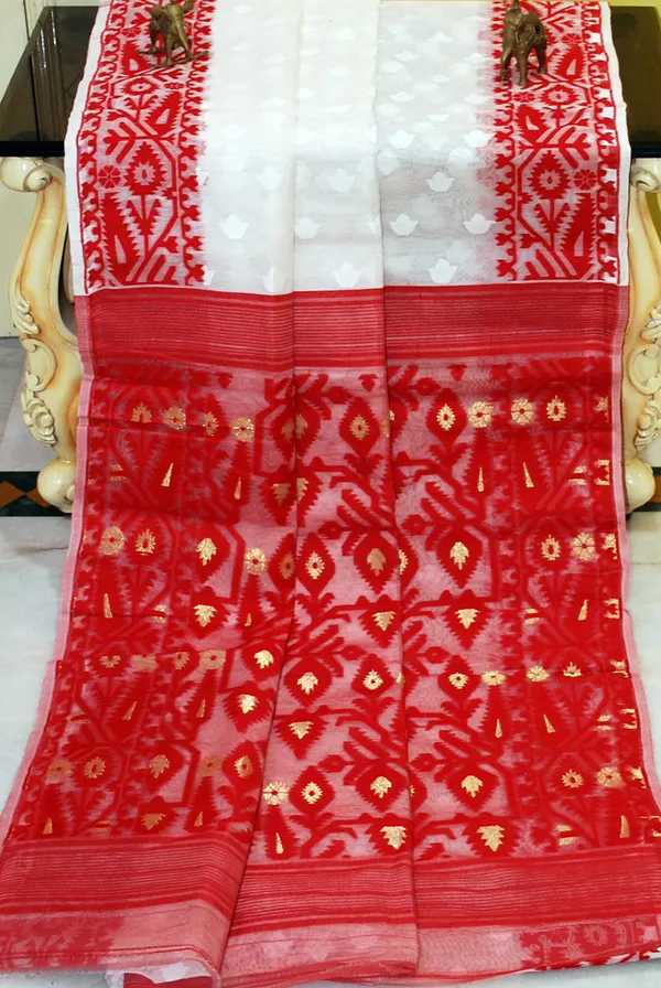 Solapuri_Self_Work_Contrast_Border_Cotton_Muslin_Jamdani_Saree_In_White_Red_And_Gold