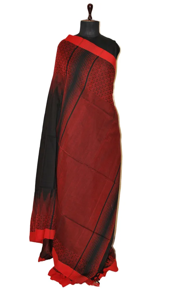 Brocade_Thread_Nakshi_Skirt_Border_Soft_Cotton_Saree_In_Black_And_Crimson_Red