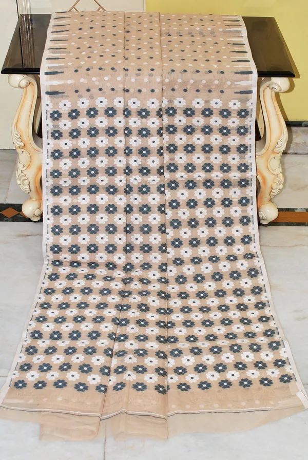 Woven_Hazar_Butti_Work_Jamdani_Saree_In_Beige_Off_White_And_Black