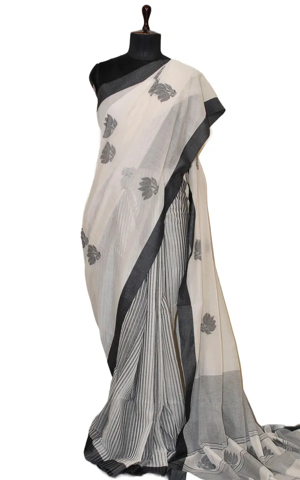 Hand_Woven_Poth_Border_Soft_Cotton_Saree_In_Off_White_Garage_Mix_White_And_Black
