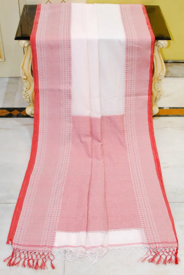 Soft_Cotton_Hand_Woven_Khaddar_Saree_In_Off_White_And_Red