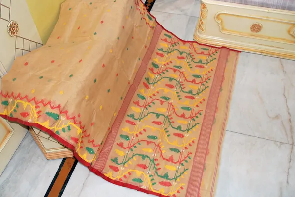 Hand_Karat_Needle_Woven_Work_Pure_Cotton_Bengal_Jamdani_Saree_In_Beige_With_Red_Selvage_And_Multicolor_Thread_Work