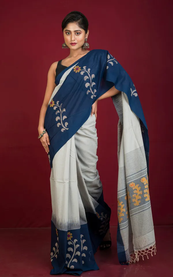 Premium_Quality_Double_Warp_Khaddar_Kadiyal_Skirt_Border_Jamdani_Saree_In_Light_Gray_And_Midnight_Blue