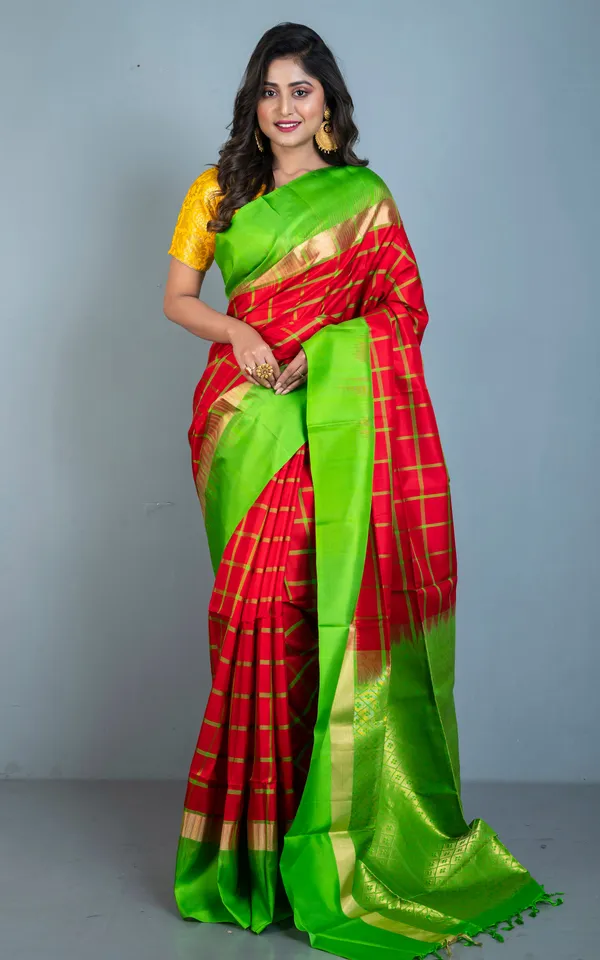 Soft_Silk_Checks_Kanchipuram_Silk_Saree_In_Natural_Red_Green_Green_And_Brush_Gold