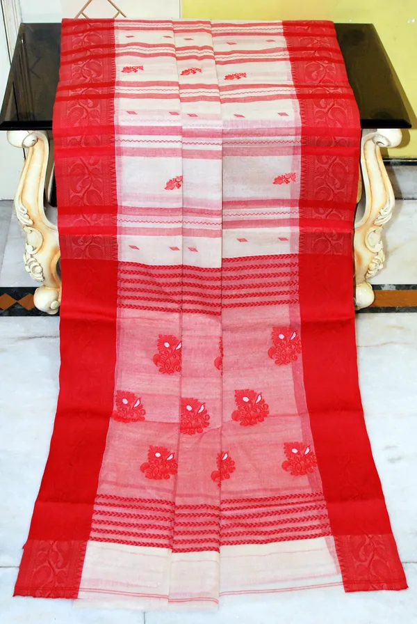 Sil_Nakshi_Border_Bengal_Handloom_Cotton_Bomkai_Saree_In_Off_White_And_Red_Thread_Work