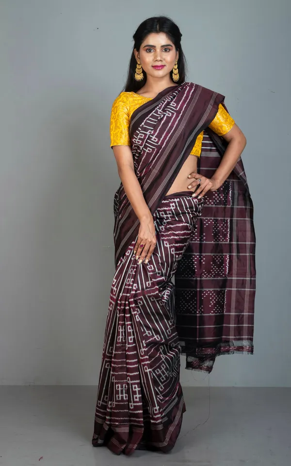 Exclusive_Twill_Ikkat_Pochampally_Silk_Saree_In_Dark_Mahogany_Brown_And_Off_White