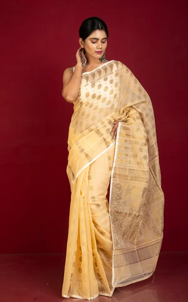 Soft_Neem_Zari_Woven_Work_Jamdani_Saree_In_Cream_Off_White_And_Antique_Gold