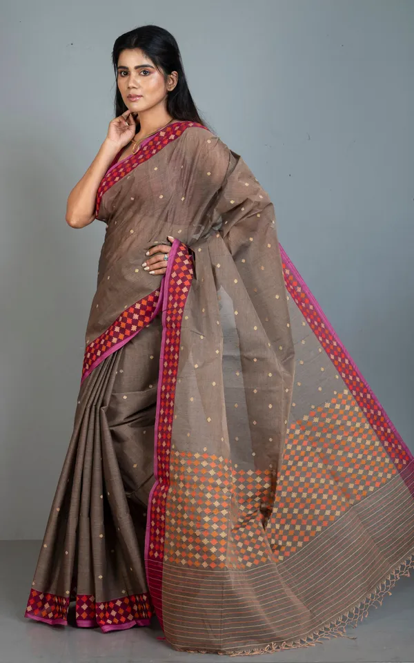 Premium_Quality_Double_Warp_Cotton_Jamdani_Saree_In_Dual_Tone_Warm_Grey_Hot_Pink_And_Multicolor