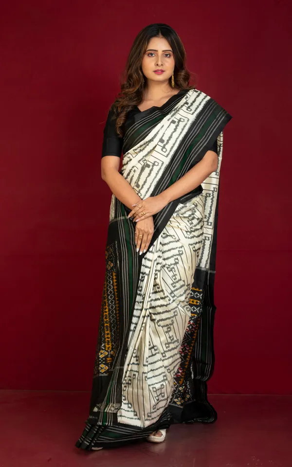Exclusive_Twill_Ikkat_Pochampally_Silk_Saree_With_Madhathasu_Pallu_In_Off_White_Black_Dark_Green_And_Multicolor