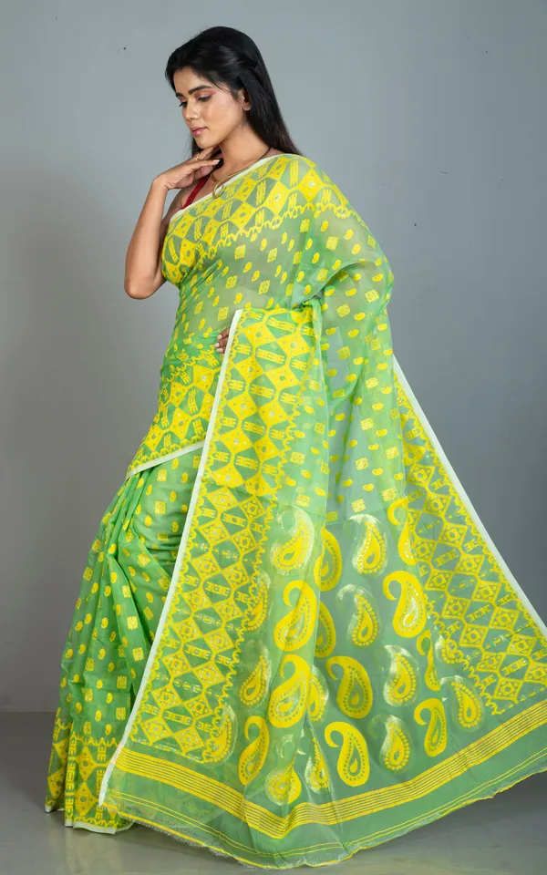 Traditional_Soft_Jamdani_Saree_In_Pastel_Green_Pastel_Yellow_And_Gold
