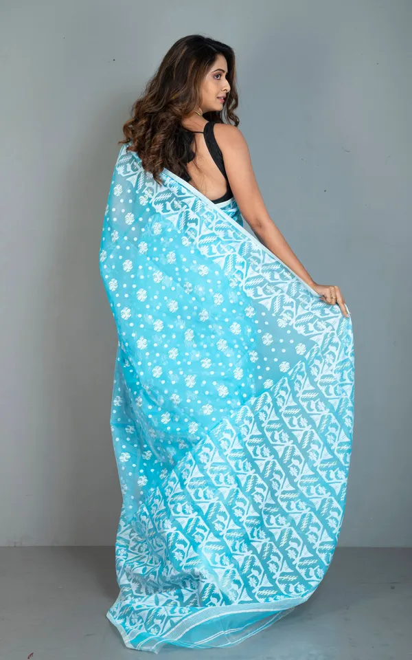 Solapuri_Work_Jamdani_Saree_In_Sky_Blue_White_And_Golden