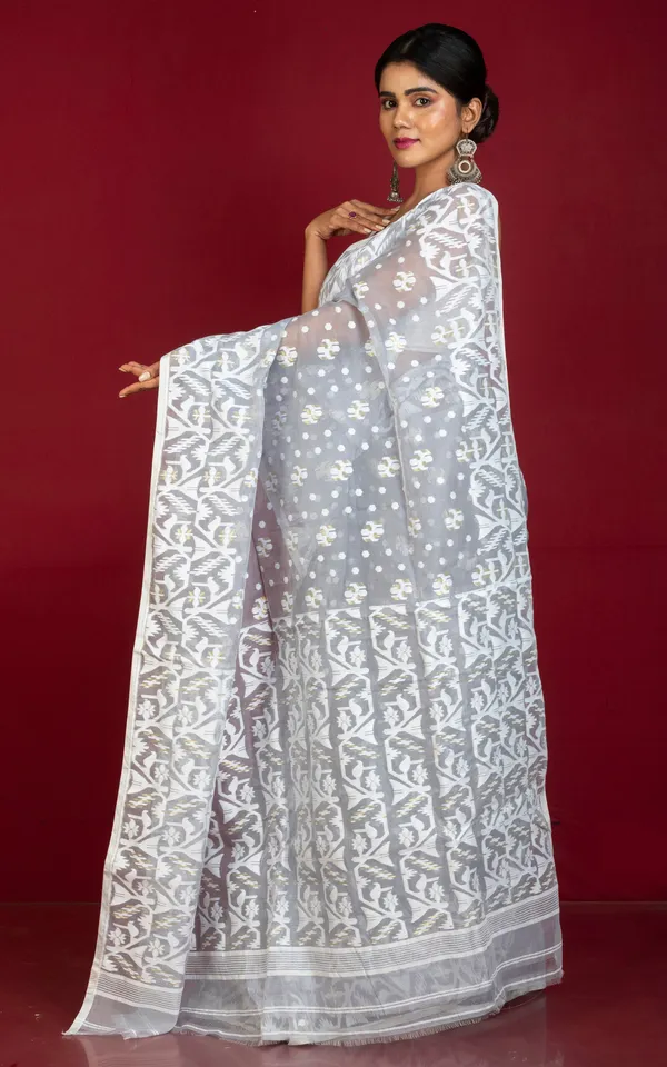 Solapuri_Work_Jamdani_Saree_In_Grey_White_And_Golden