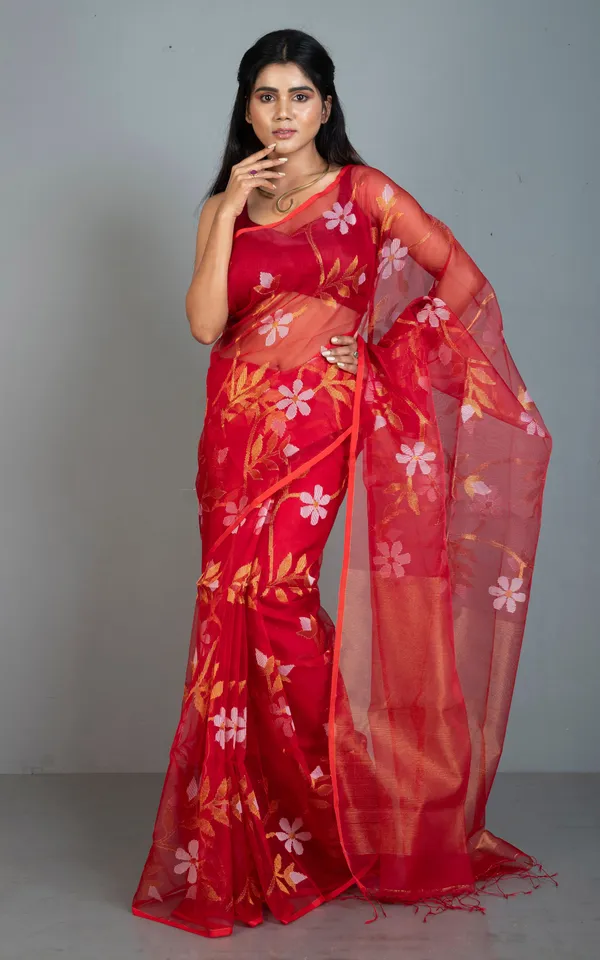 Premium_Poth_Muslin_Silk_Jamdani_Saree_With_Jaal_Floral_Work_In_Red_Off_White_And_Golden