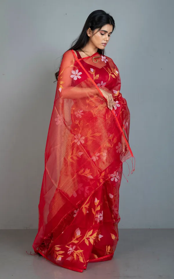 Premium_Poth_Muslin_Silk_Jamdani_Saree_With_Jaal_Floral_Work_In_Red_Off_White_And_Golden