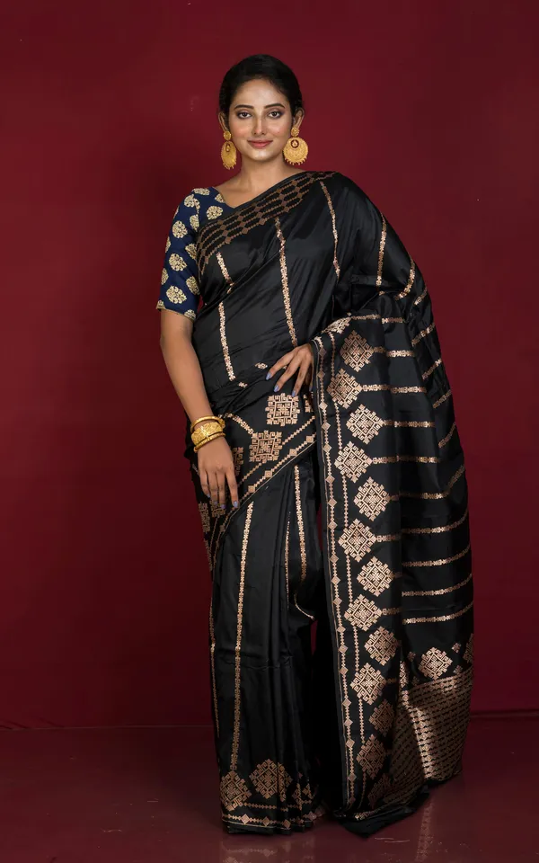 Pure_Katan_Banarasi_Silk_Saree_In_Onyx_Black_And_Antique_Gold
