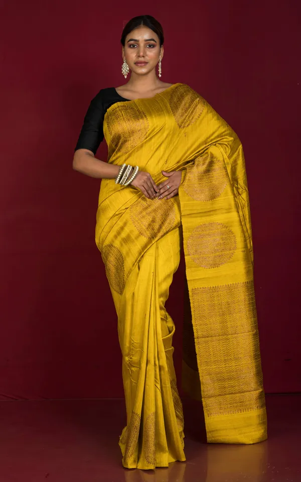 Woven_Chakram_Nakshi_Motif_Designer_Tussar_Banarasi_Saree_In_Golden_Yellow_And_Antique_Golden