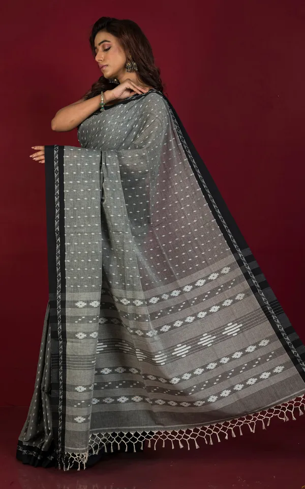 Woven_Nakshi_Work_Authentic_Khaddar_Cotton_Jamdani_Saree_In_Grey_Off_White_And_Black