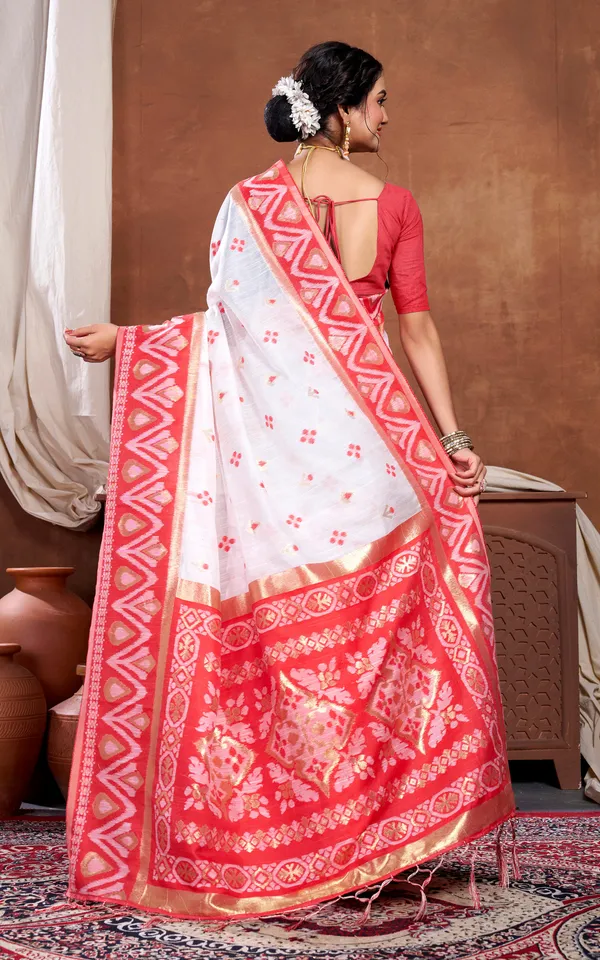 Traditional_Skirt_Nakshi_Work_Soft_Jamdani_Saree_In_Off_White_Red_And_Golden