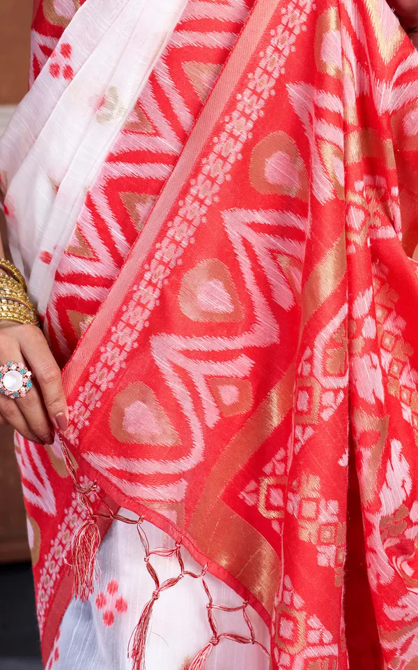 Traditional_Skirt_Nakshi_Work_Soft_Jamdani_Saree_In_Off_White_Red_And_Golden